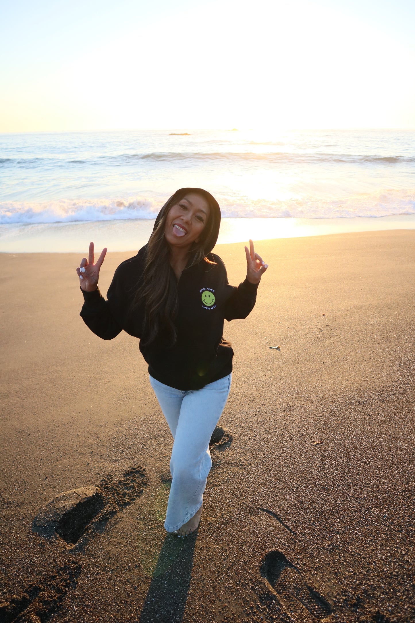 "SMILE MORE,WORRY LESS'' - RELAX HALF ZIP HOODIE